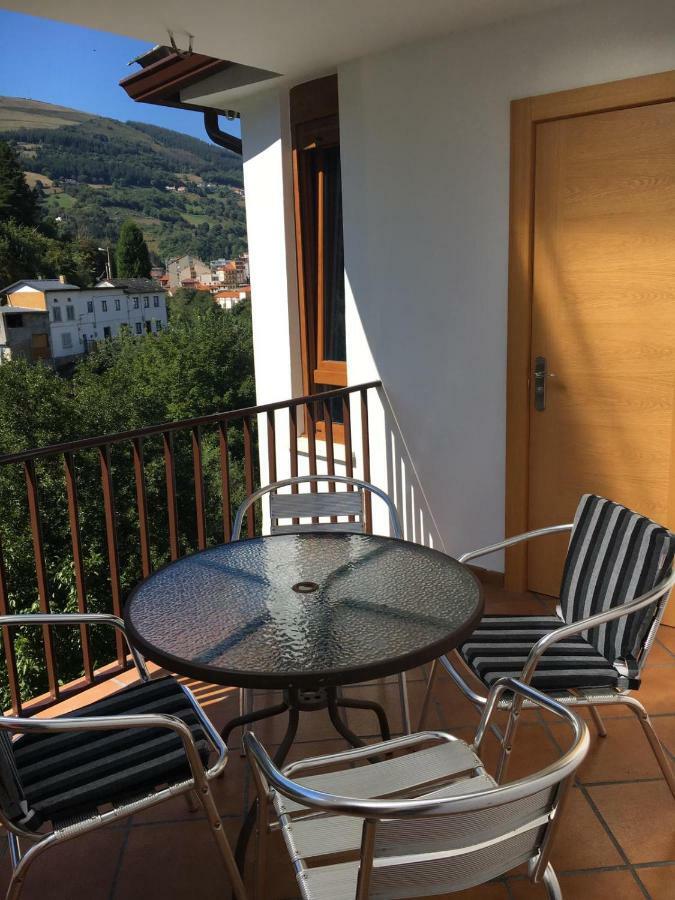 Apartmán Narcea Turismo Real Cangas De Narcea Exteriér fotografie